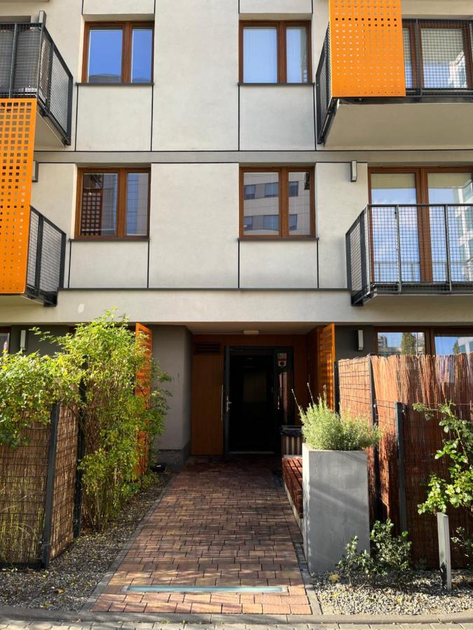 Cybernetyki2 Street Inn Near Airport Варшава Екстер'єр фото