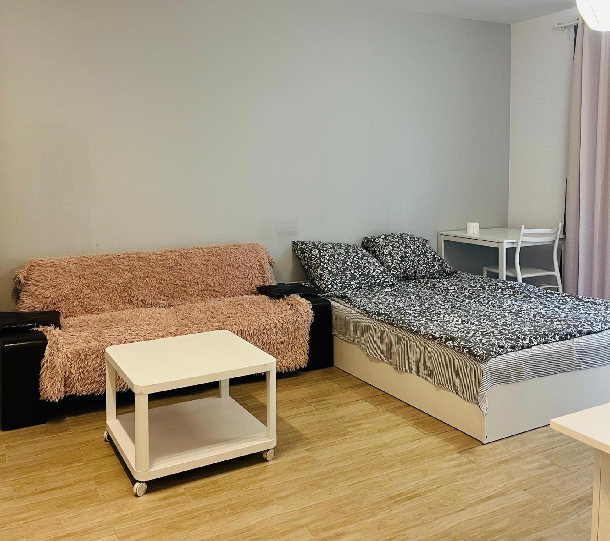 Cybernetyki2 Street Inn Near Airport Варшава Екстер'єр фото